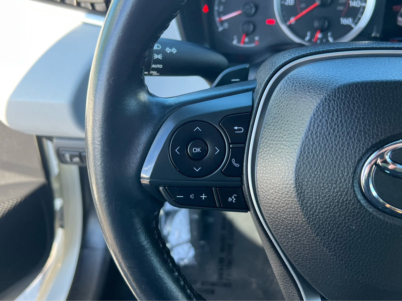 Used 2020 Toyota Corolla SE w/ Body Protection Package image 30