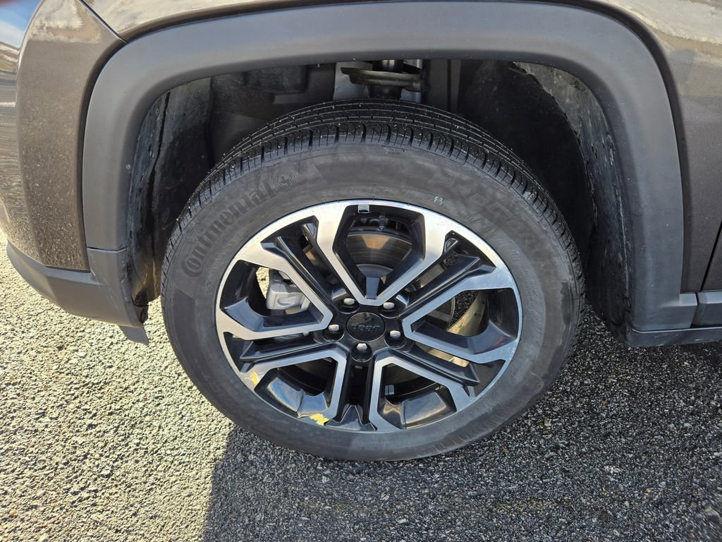 Used 2022 Jeep Compass Limited image 28