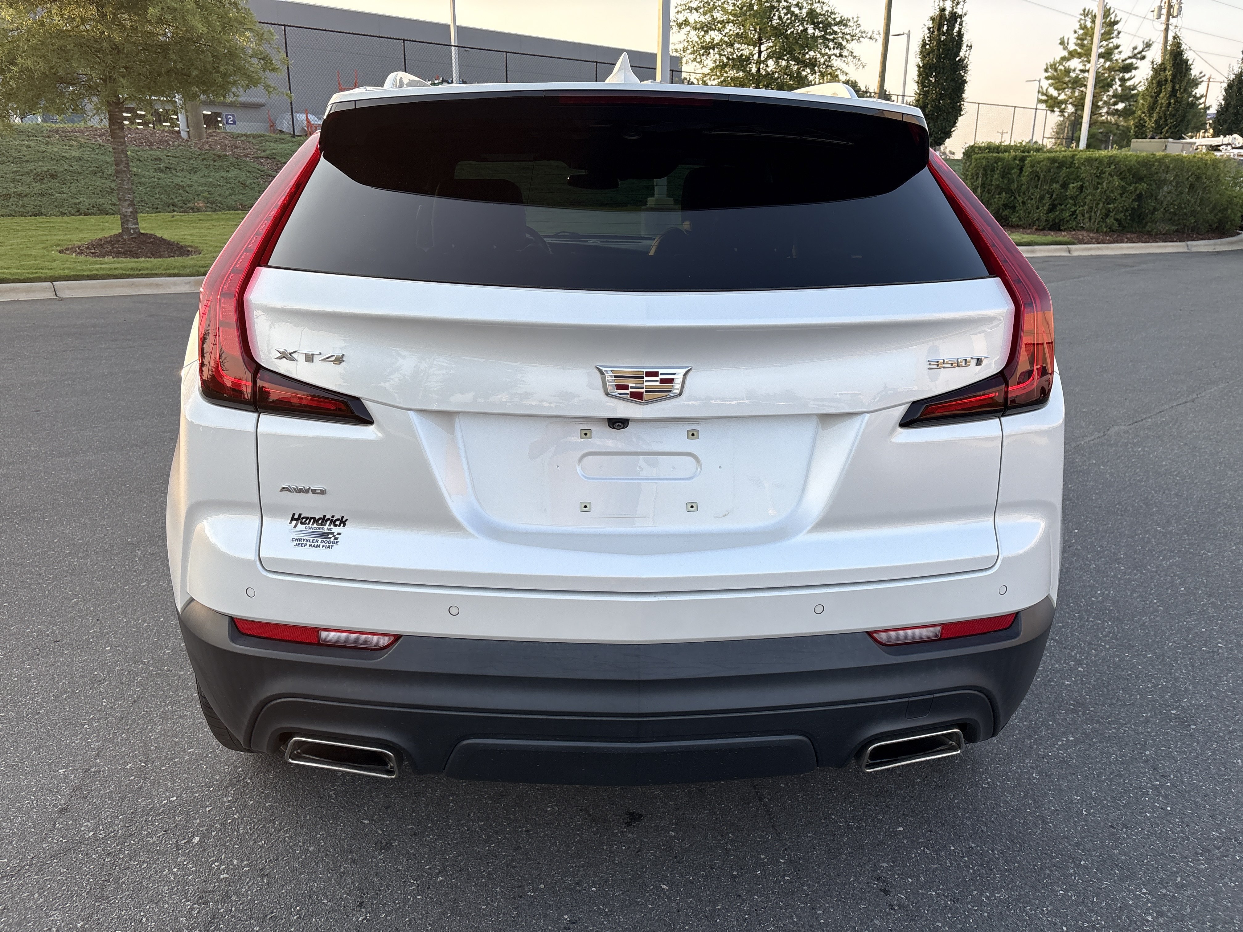 Used 2022 Cadillac XT4 Luxury w/ Cold Weather Package AWD/4WD image 8