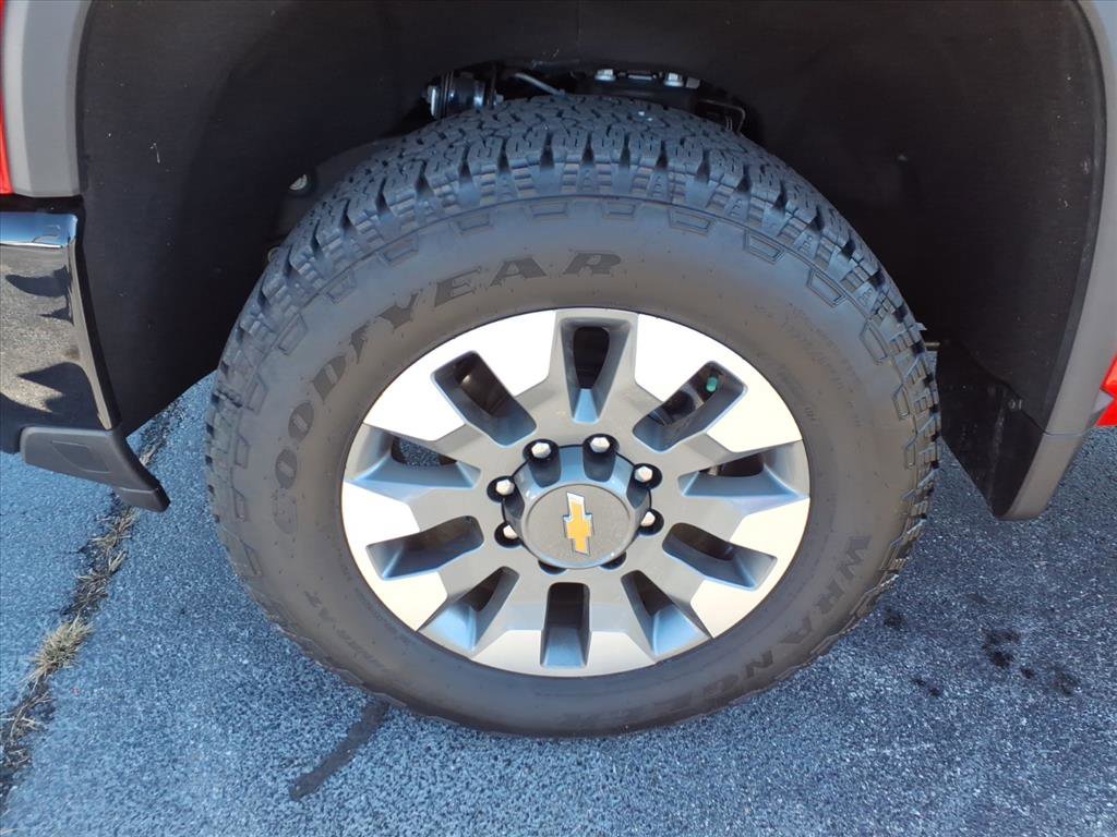 Used 2025 Chevrolet Silverado 2500 Custom w/ Custom Convenience Package image 12