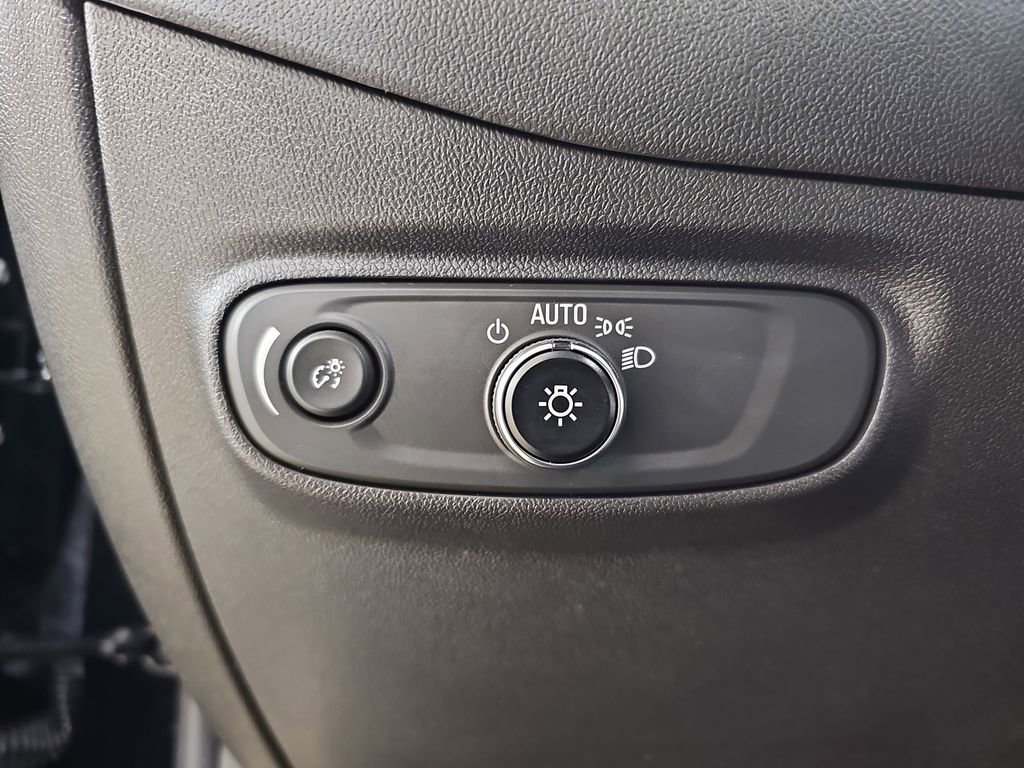 Certified 2023 Chevrolet Equinox RS w/ LPO, Floor Liner Package image 31