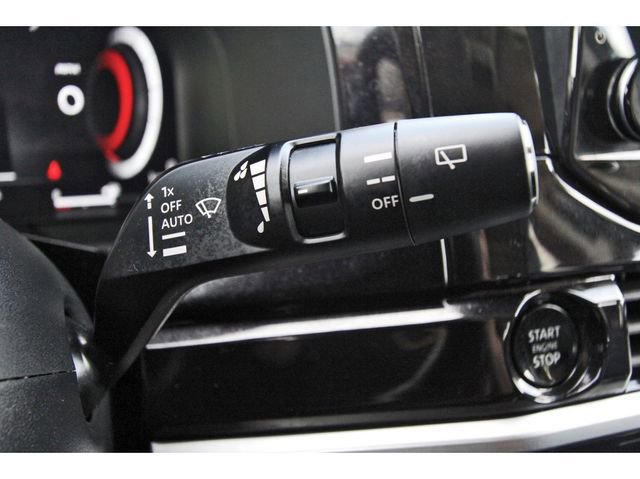 Used 2025 Nissan Pathfinder Platinum w/ Cargo Package image 17