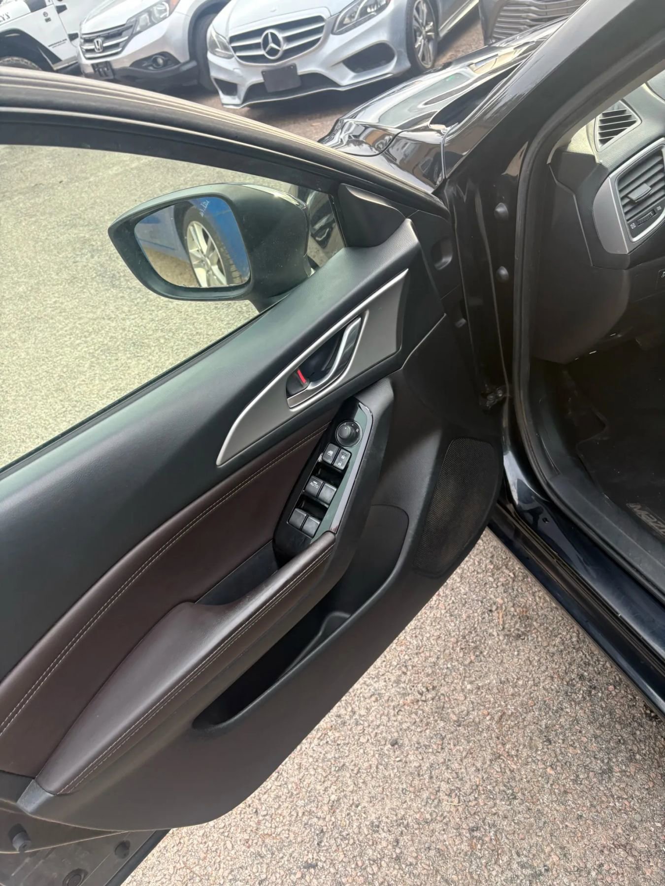 Used 2018 MAZDA MAZDA3 Touring image 35