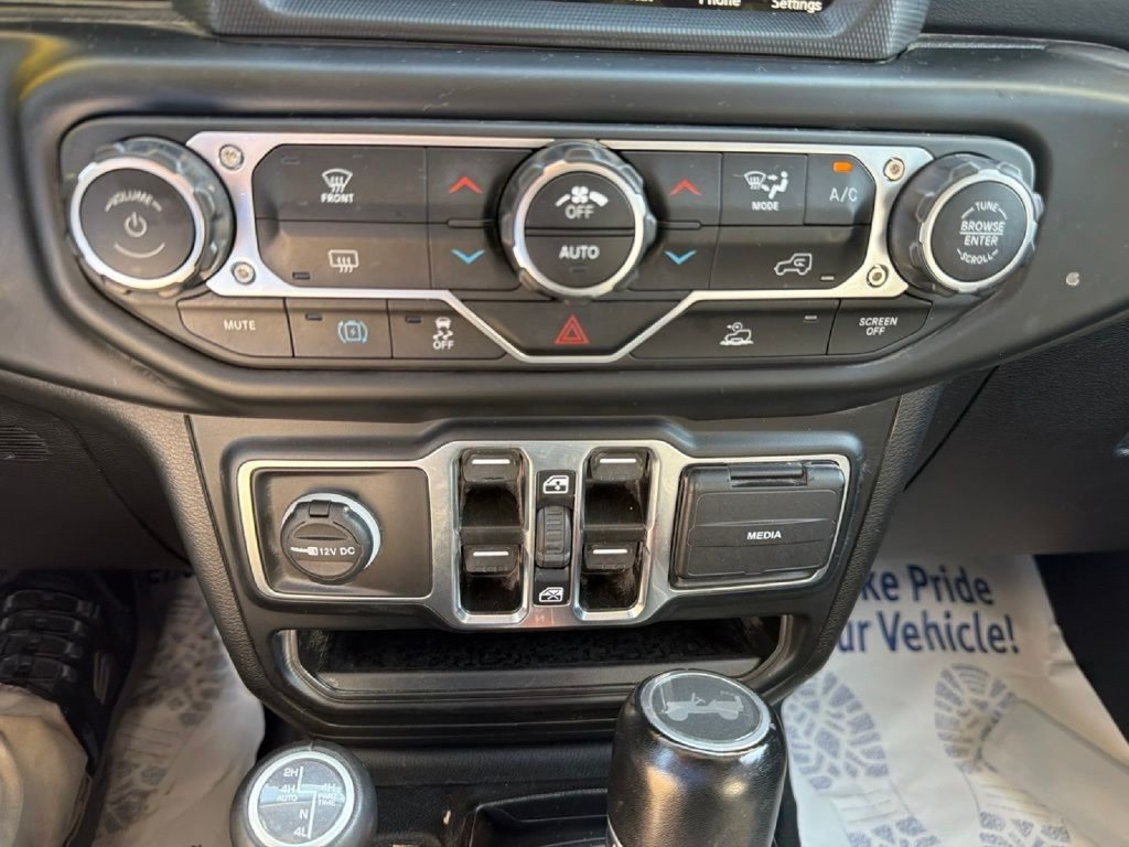 Used 2023 Jeep Wrangler Unlimited Sahara AWD/4WD image 27