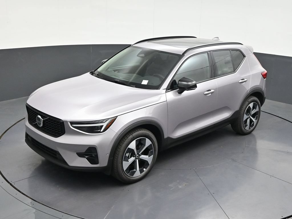 New 2026 Volvo XC40 B5 Plus w/ Climate Package AWD/4WD image 17