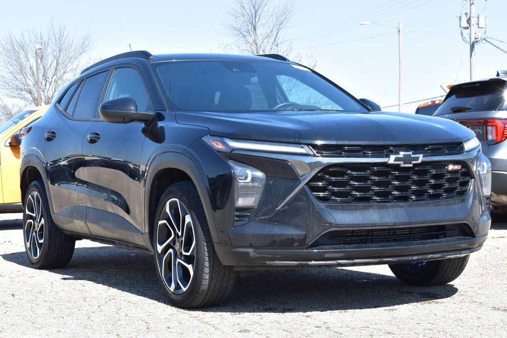 Used 2024 Chevrolet Trax RS w/ Driver Confidence Package image 3