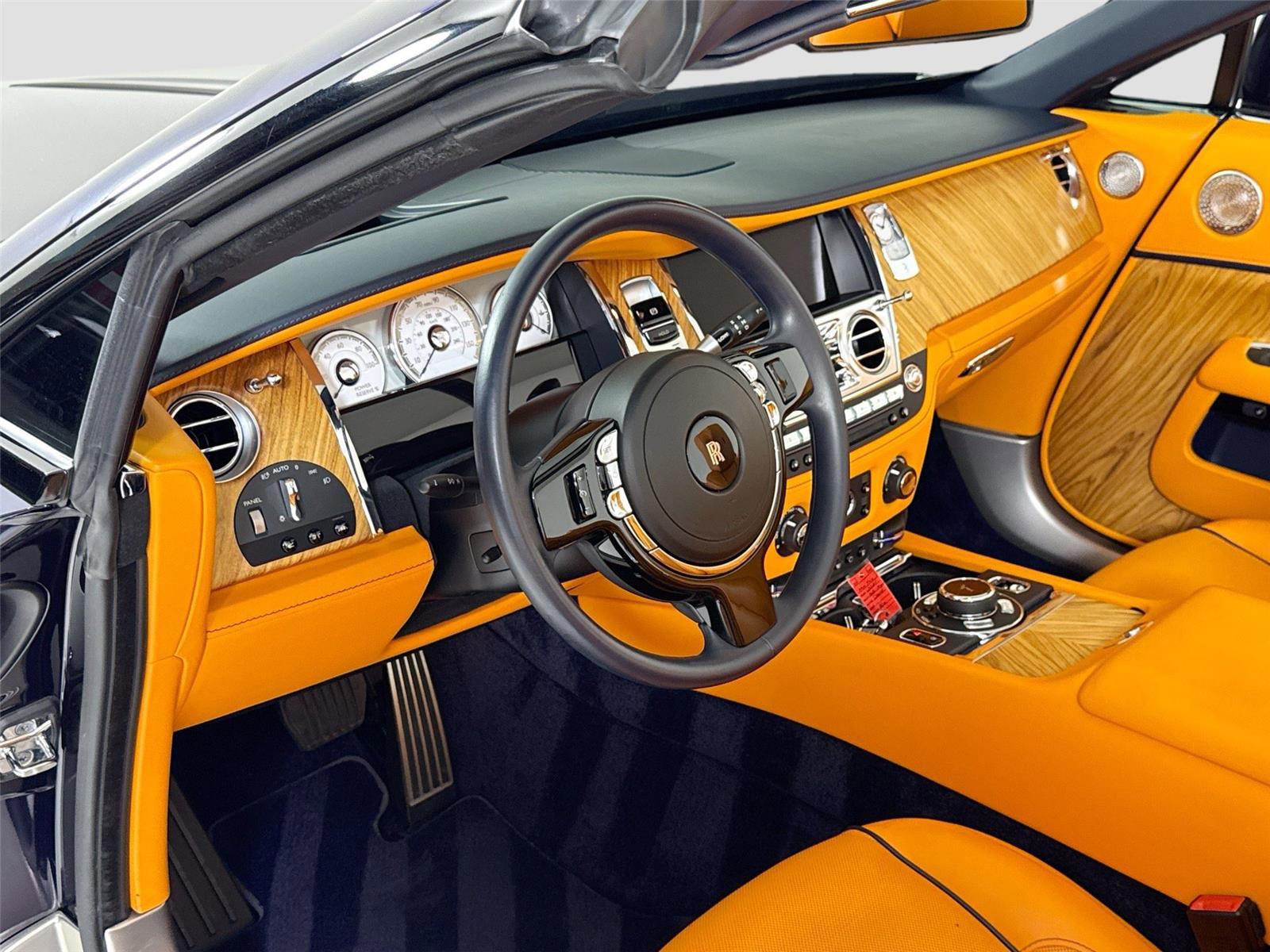 Used 2021 Rolls-Royce Dawn image 15