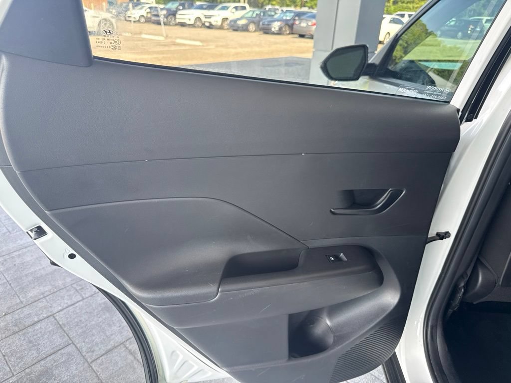 Used 2025 Hyundai Kona SEL FWD image 45