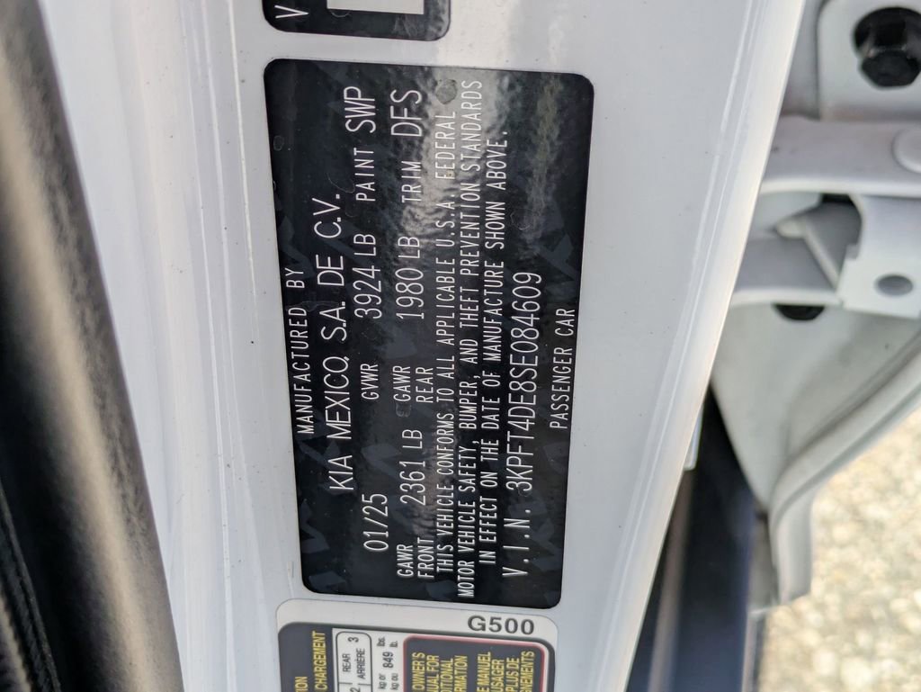 Used 2025 Kia K4 LXS image 31