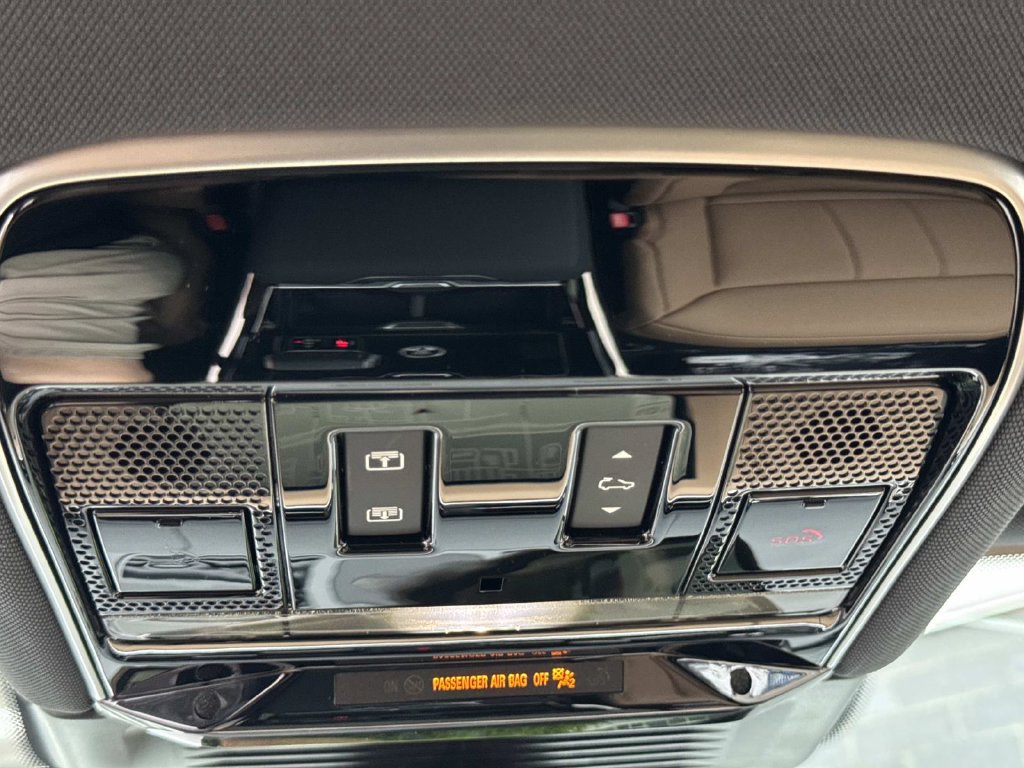 New 2026 Land Rover Range Rover Sport Dynamic SE AWD/4WD image 24