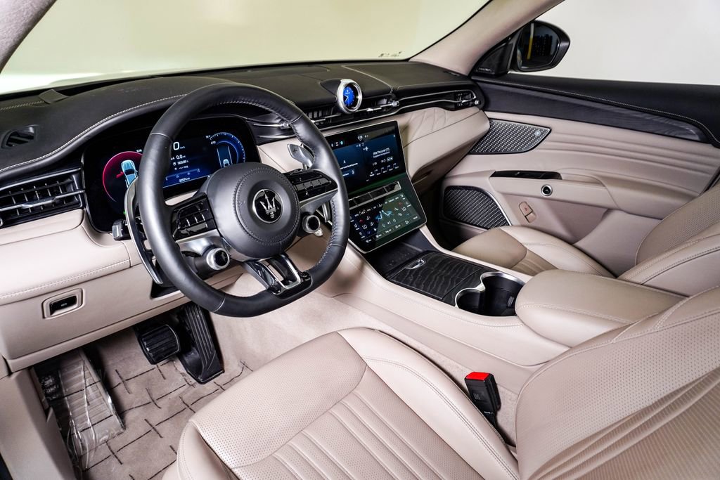 Used 2023 Maserati Grecale GT image 19