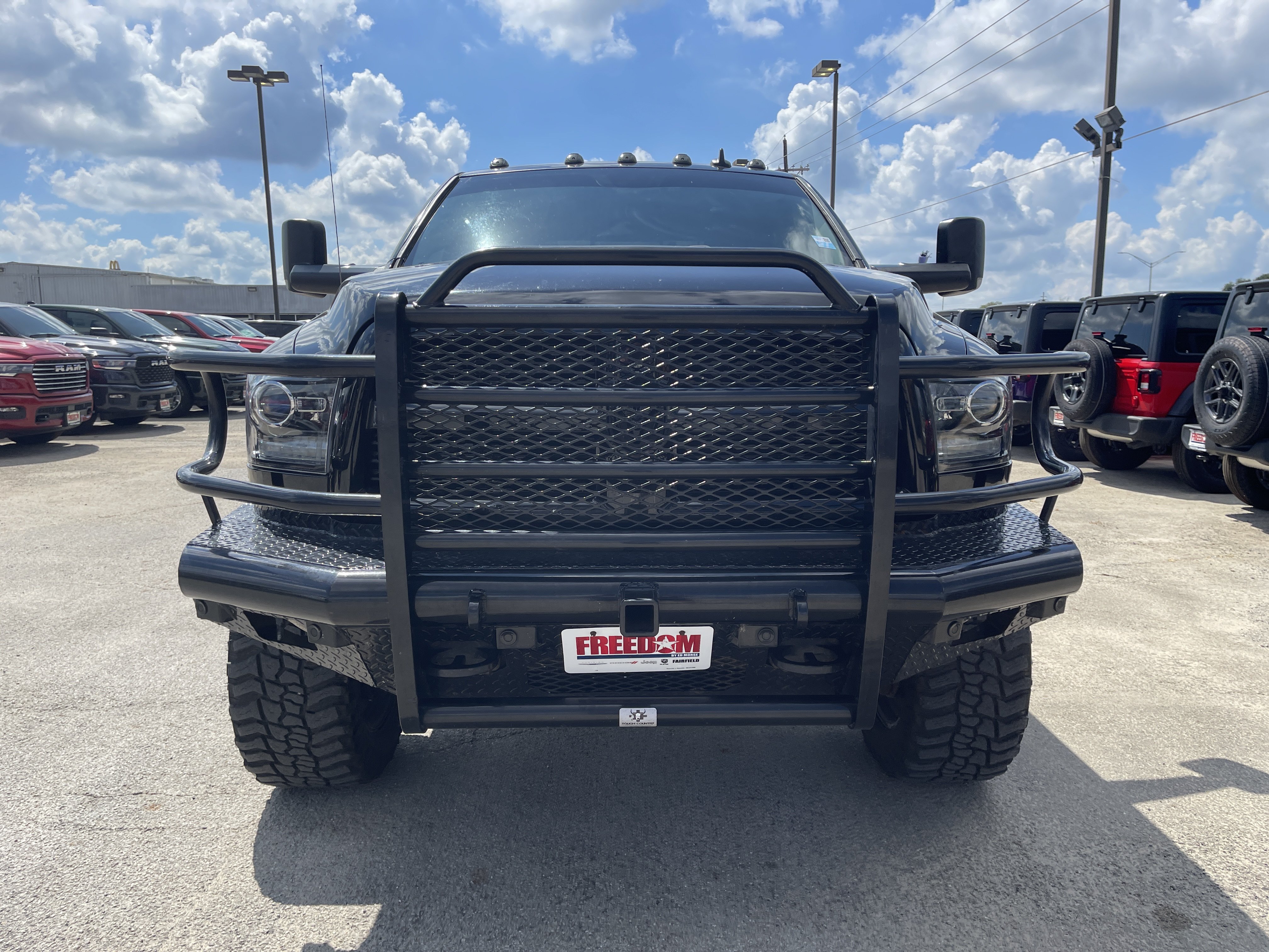 Used 2017 RAM 3500 Laramie w/ Sport Appearance Group AWD/4WD image 9