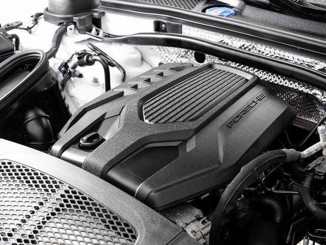 Used 2025 Porsche Macan image 30