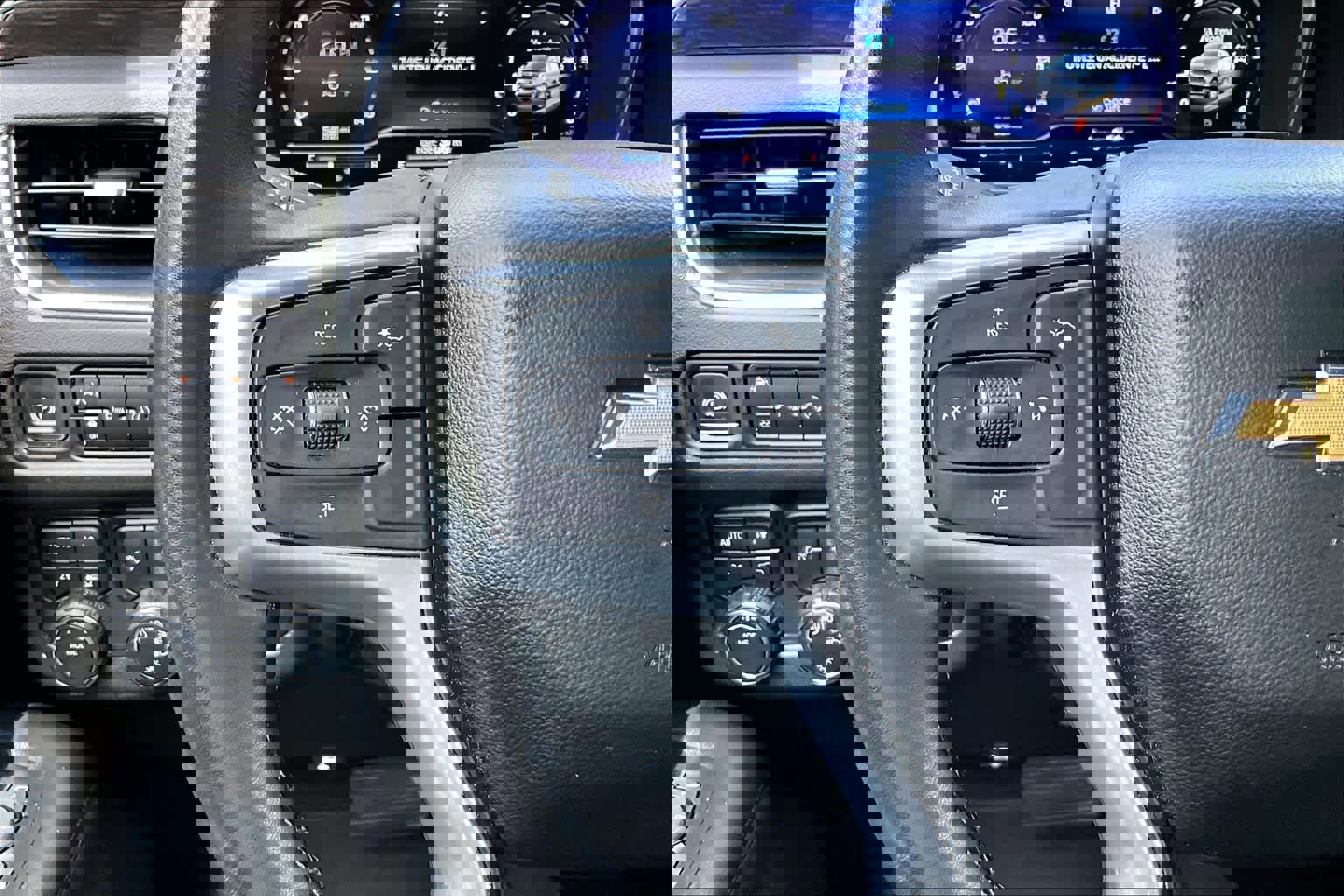 Used 2024 Chevrolet Suburban LT AWD/4WD image 22