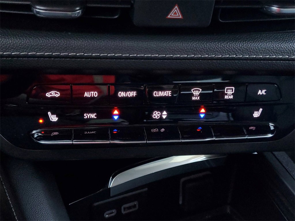 Used 2023 Buick Envision Essence w/ Sport Touring Package image 19