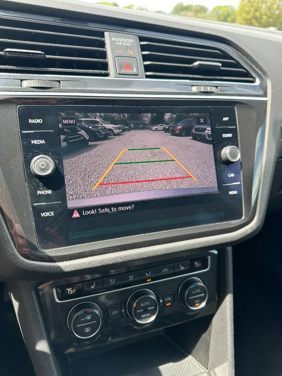 Used 2019 Volkswagen Tiguan SE w/ Panoramic Sunroof Package image 24