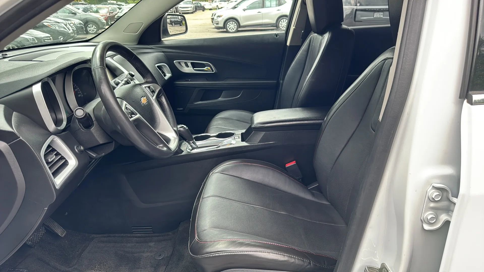 Used 2017 Chevrolet Equinox LT w/ Sport Edition FWD image 10