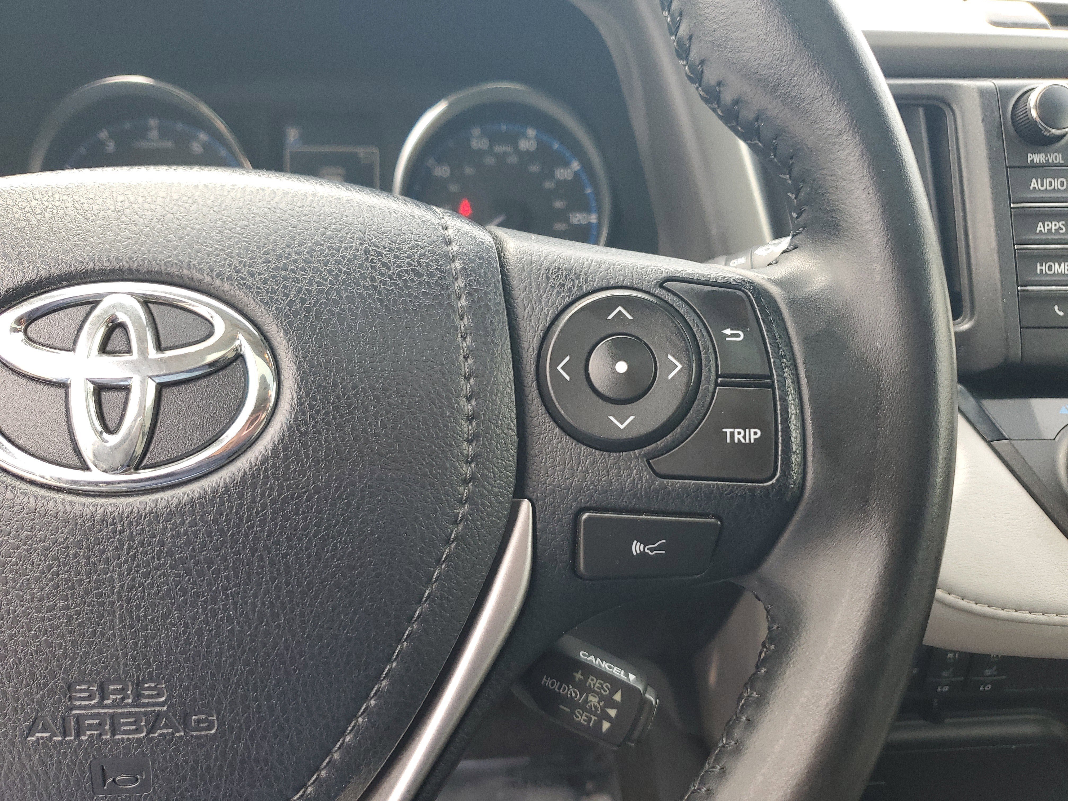 Used 2018 Toyota RAV4 Limited image 24