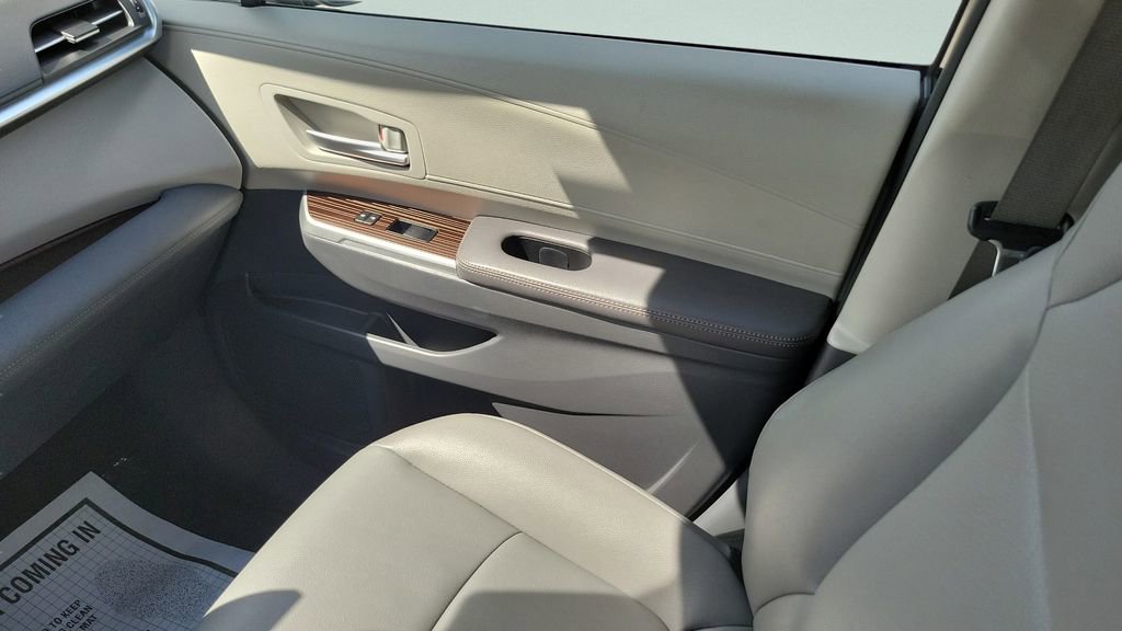 Certified 2024 Toyota Sienna XLE FWD image 13