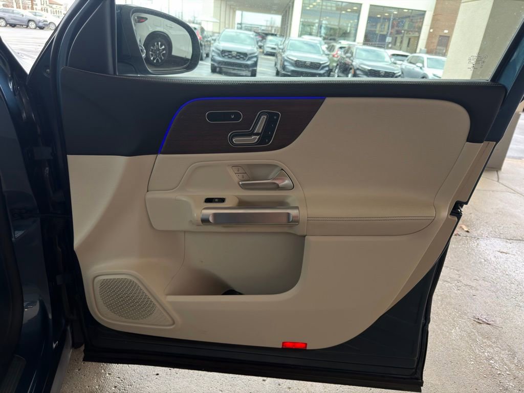 Used 2023 Mercedes-Benz GLB 250 4MATIC image 26