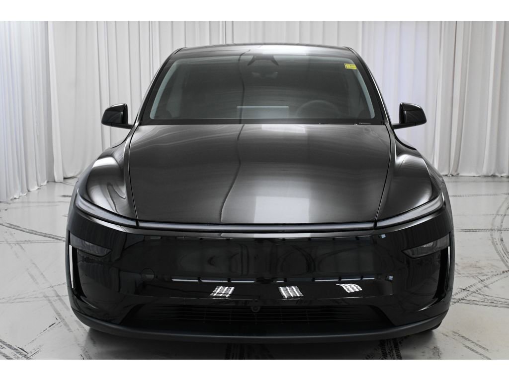 Used 2026 Tesla Model Y Long Range RWD image 3