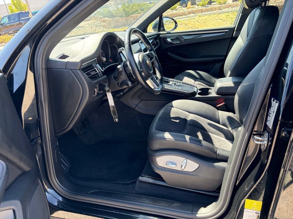 Used 2019 Porsche Macan AWD/4WD image 9