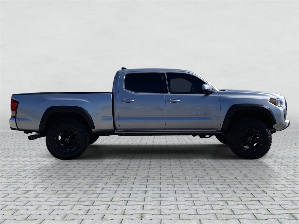 Certified 2017 Toyota Tacoma TRD Off-Road image 8