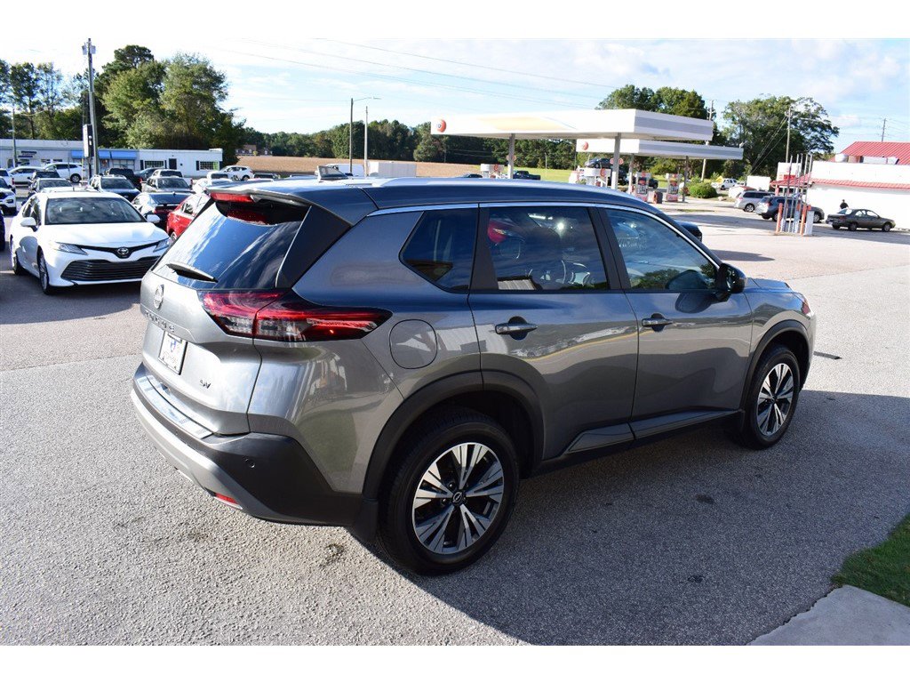 Used 2023 Nissan Rogue SV w/ SV Premium B Package image 5