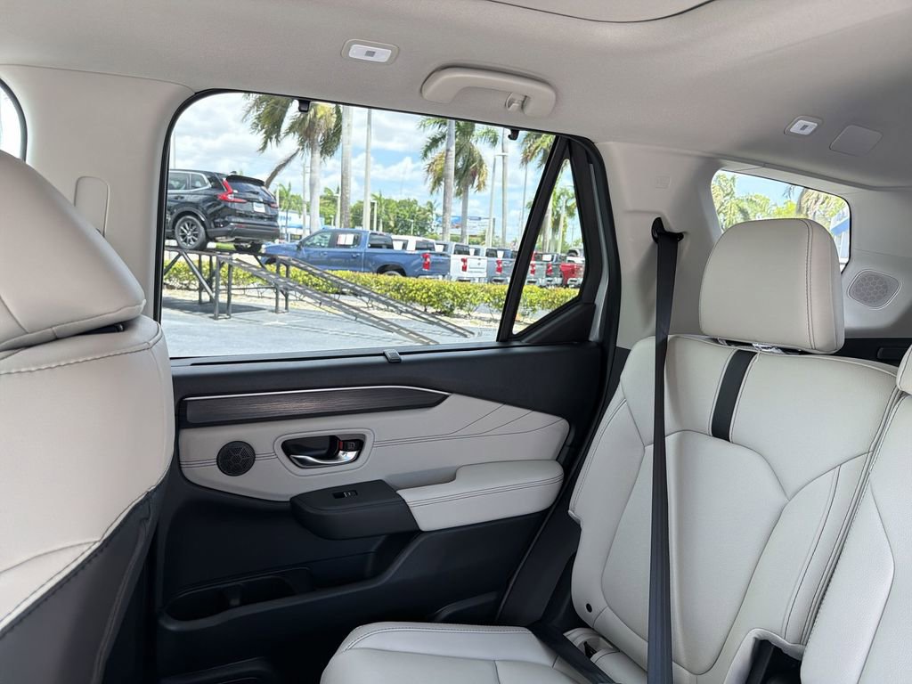New 2026 Honda Pilot Touring image 13