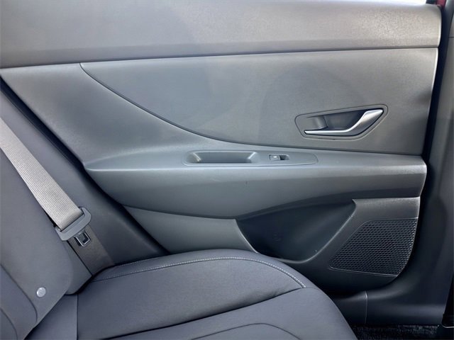 Used 2023 Hyundai Elantra SEL w/ Preferred Accessory Package image 24