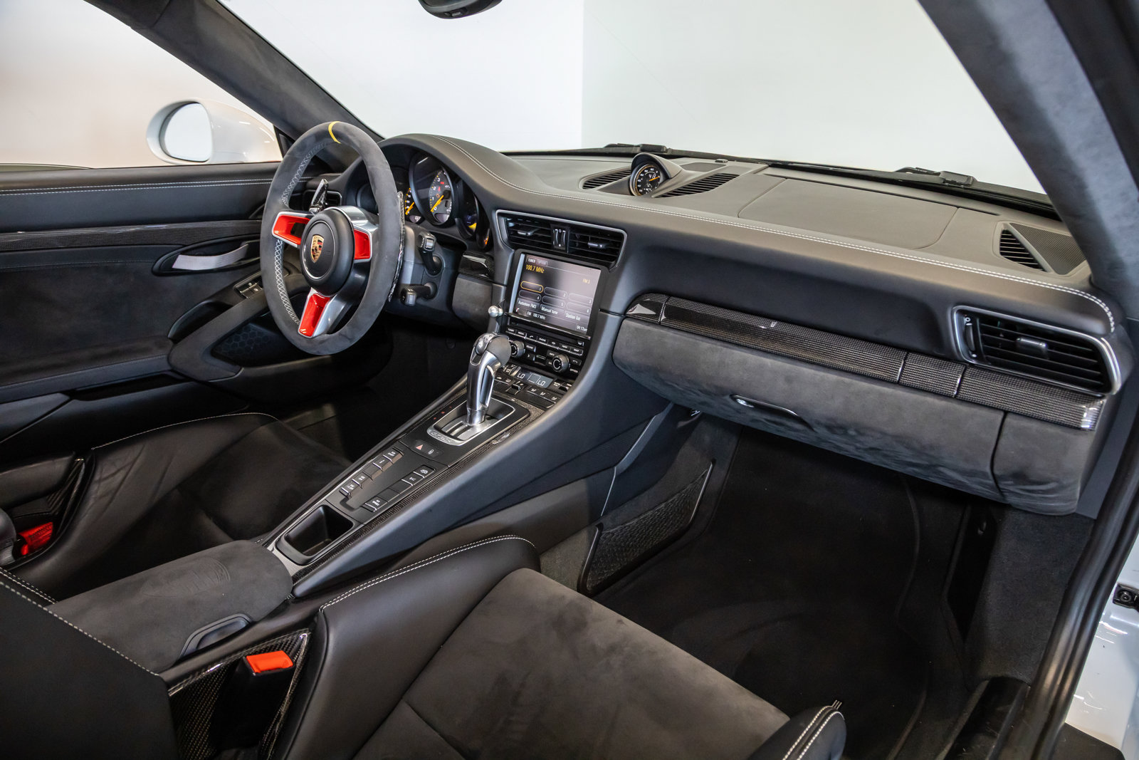 Used 2016 Porsche 911 GT3 RS RWD image 34
