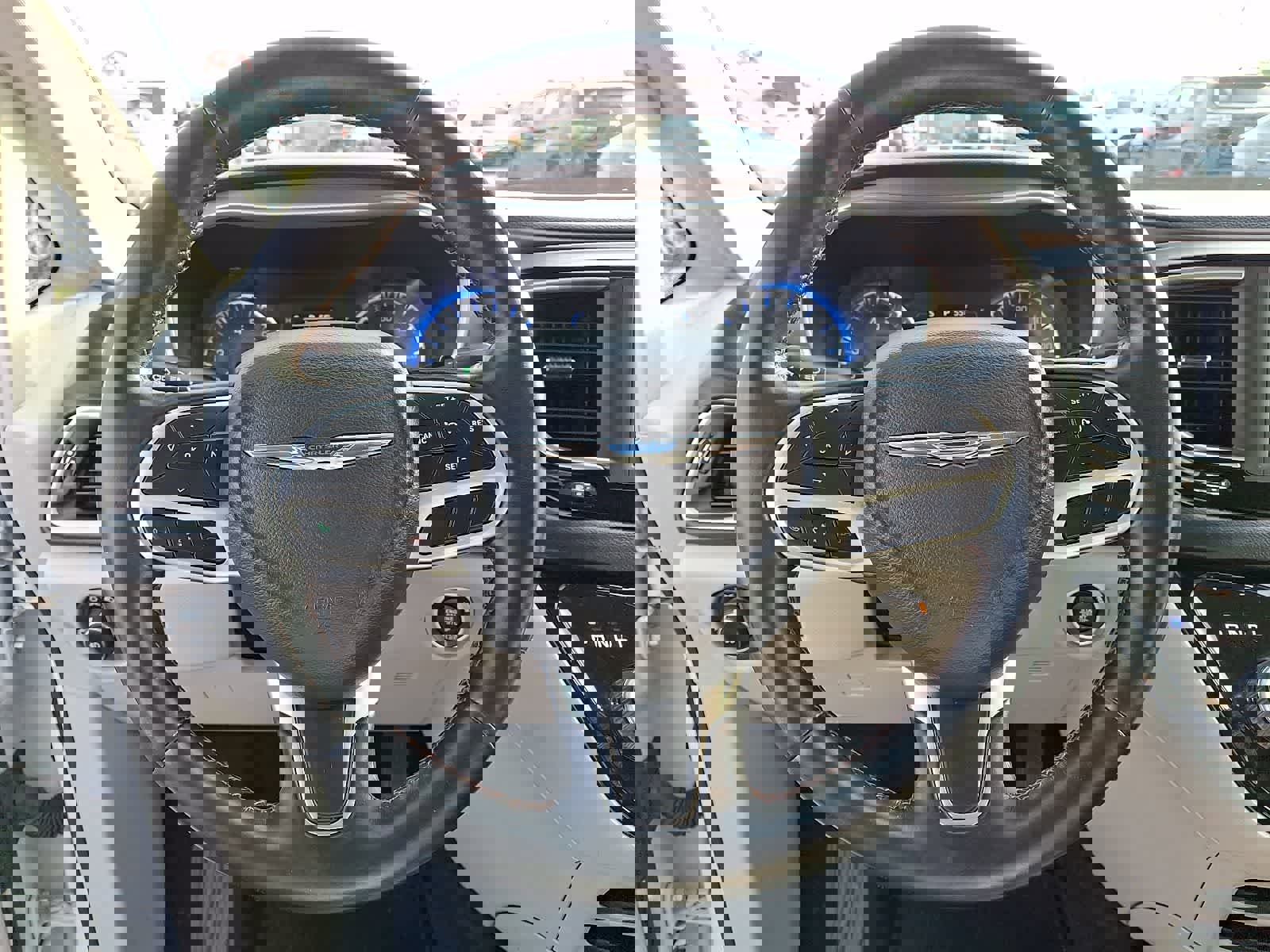 Used 2019 Chrysler Pacifica Touring-L image 20