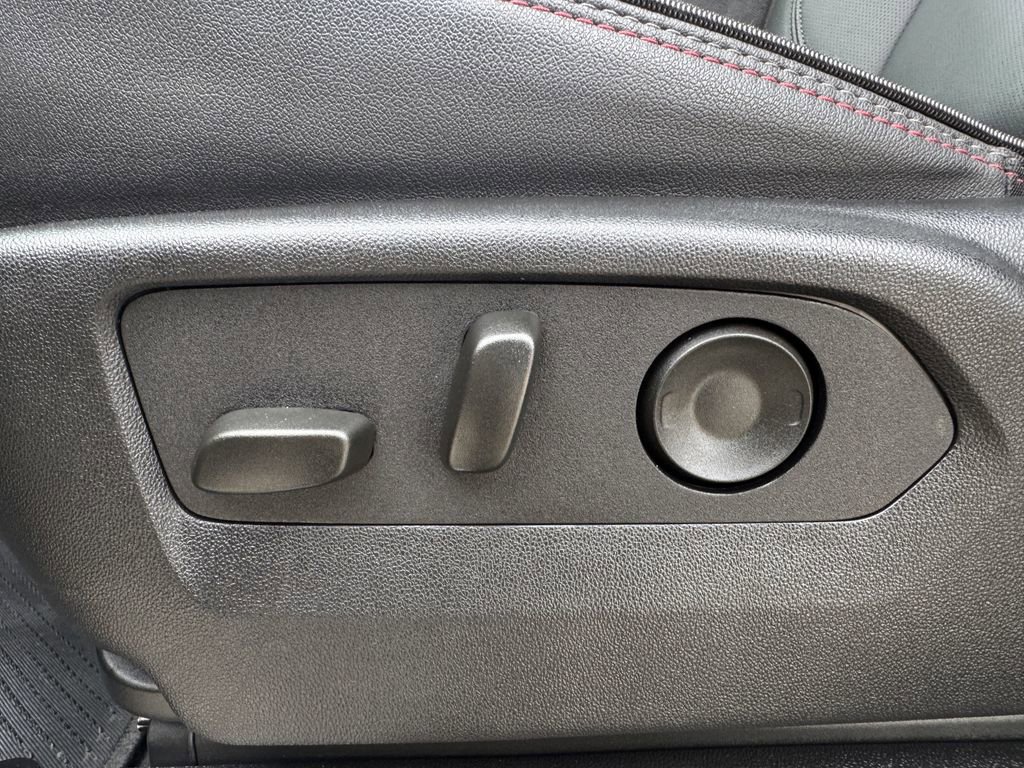 Used 2025 Chevrolet Tahoe RST image 25