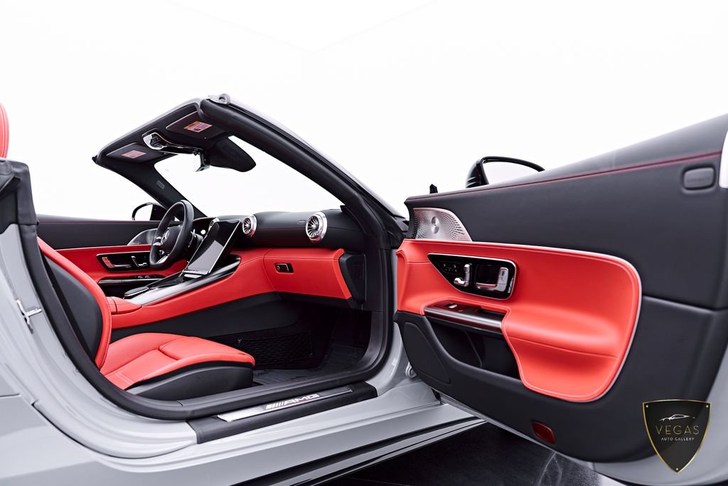 Used 2025 Mercedes-Benz SL 43 AMG w/ Driver Assistance Package image 44
