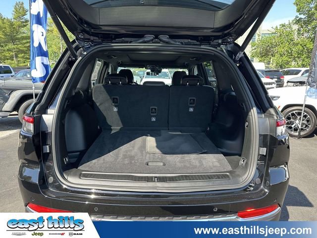 Certified 2025 Jeep Grand Cherokee Limited w/ MOPAR Finishing Package AWD/4WD image 27