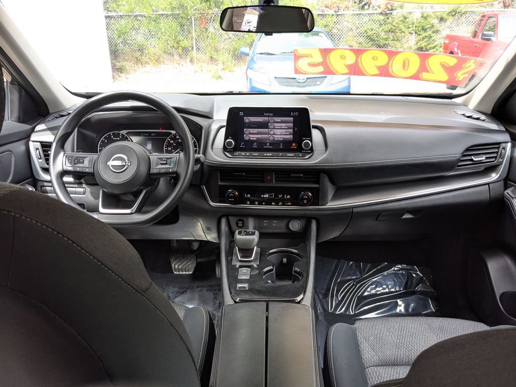 Used 2024 Nissan Rogue SV FWD image 23