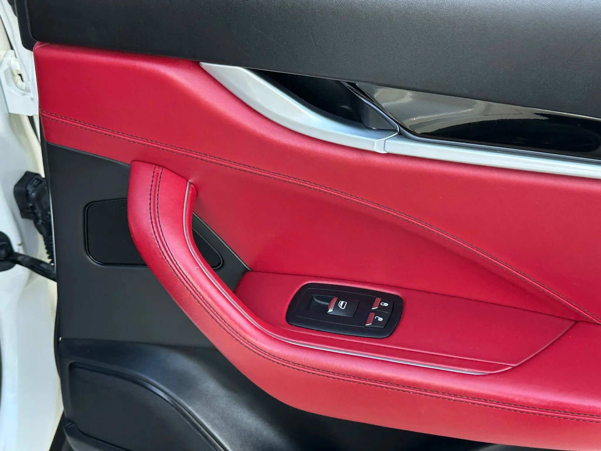 Used 2017 Maserati Levante w/ Sport Package image 24