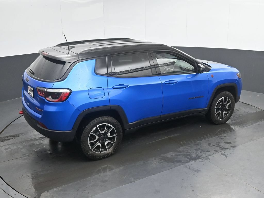 Used 2025 Jeep Compass Trailhawk AWD/4WD image 31