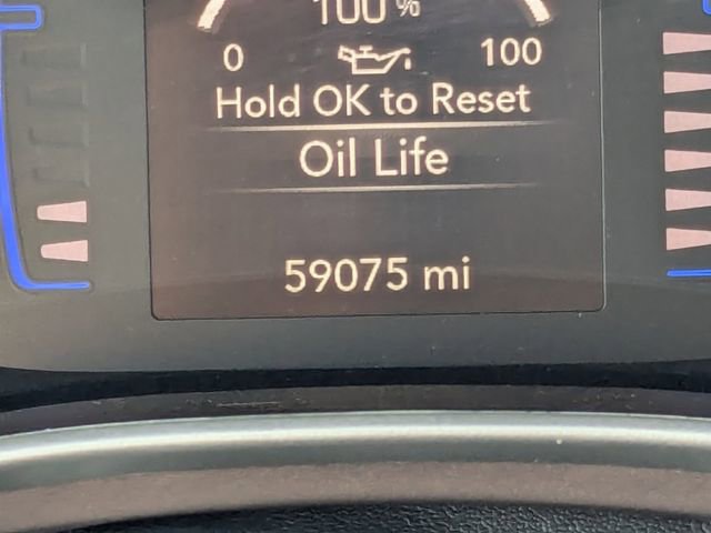 Used 2023 Chrysler Voyager LX image 30