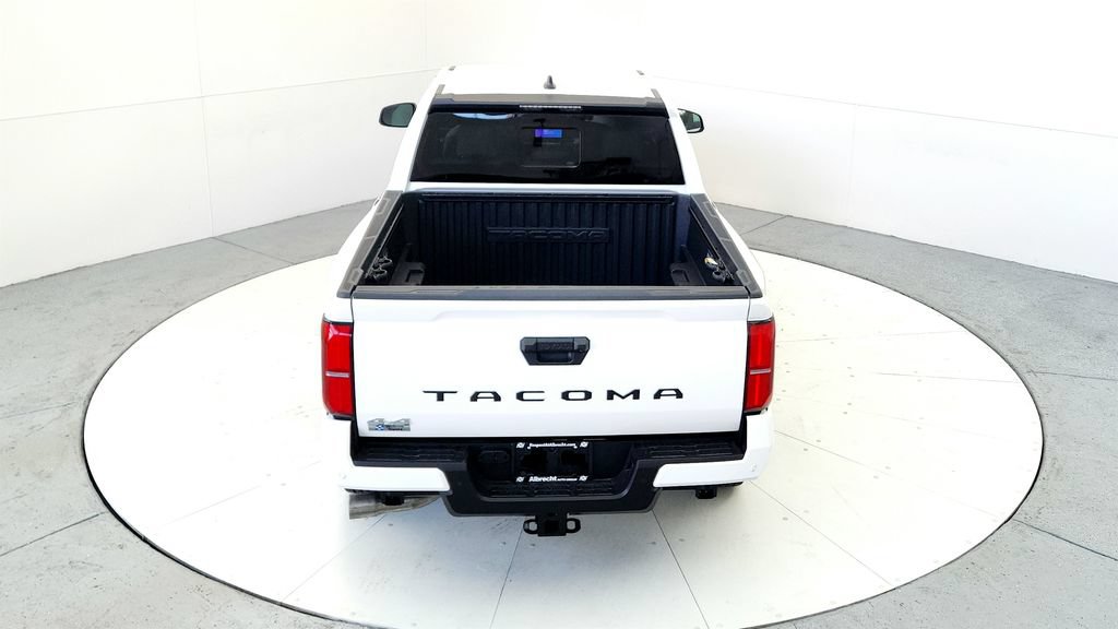 Used 2025 Toyota Tacoma SR5 AWD/4WD image 15