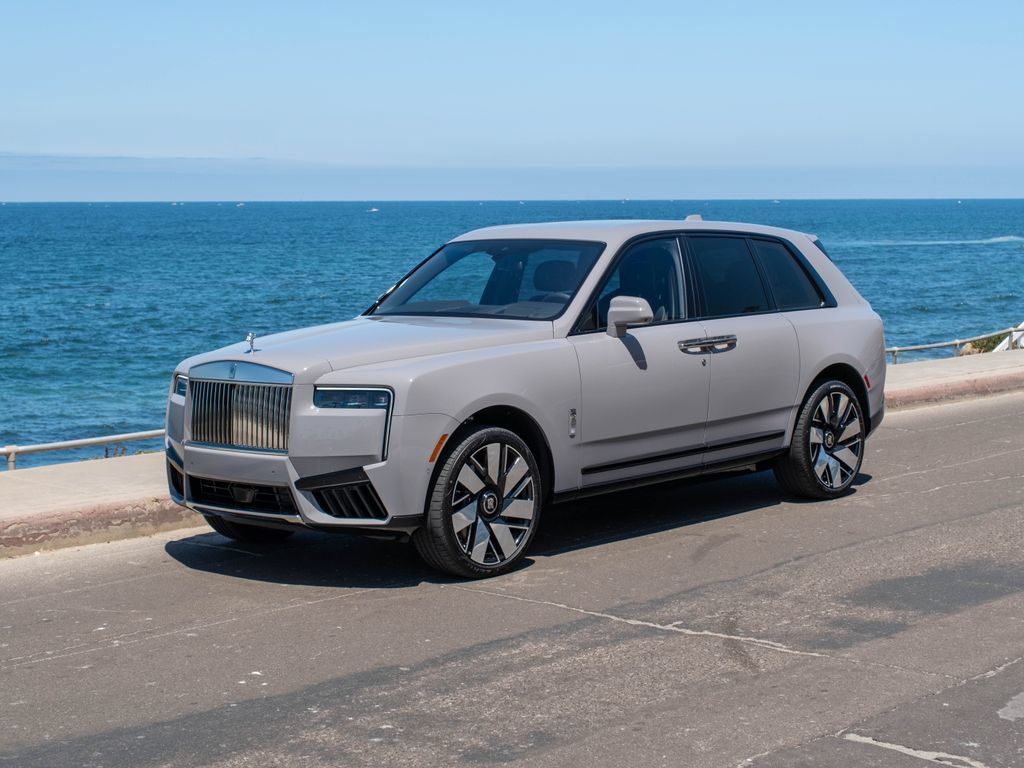 New 2026 Rolls-Royce Cullinan AWD/4WD image 1