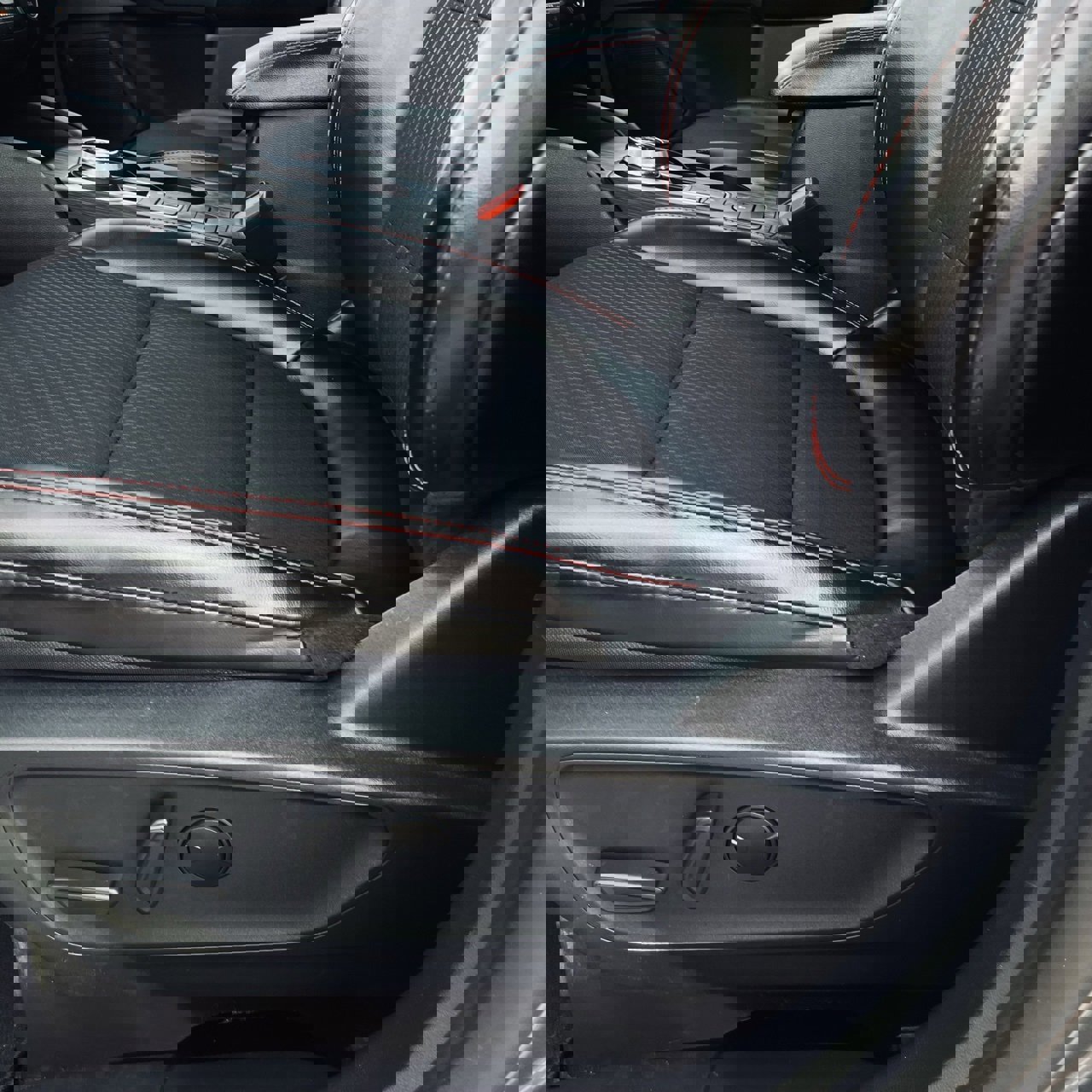 Used 2025 Ford Escape ST-Line image 22