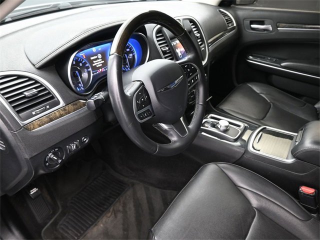 Used 2018 Chrysler 300 Limited w/ Safetytec Plus Group image 19