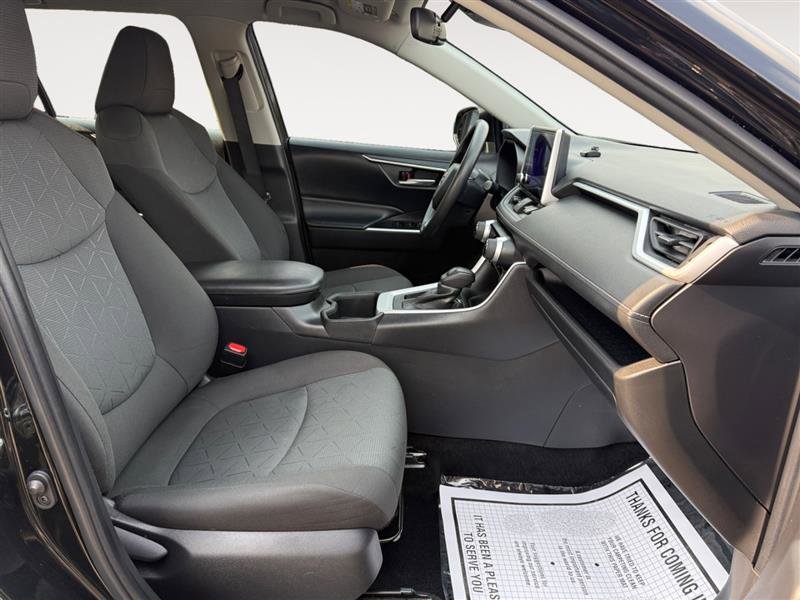 Used 2023 Toyota RAV4 XLE image 17