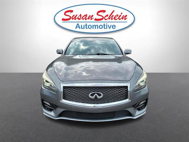 Used 2018 INFINITI Q70 Luxe w/ Sport Package RWD image 20