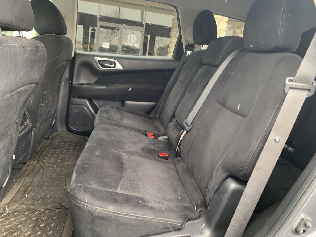Used 2016 Nissan Pathfinder SV image 16