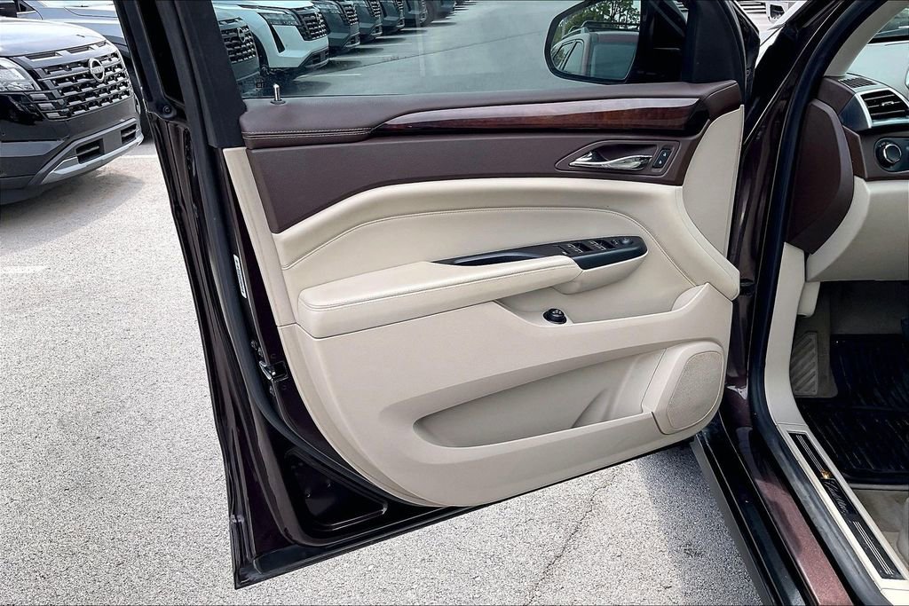 Used 2015 Cadillac SRX Luxury AWD/4WD image 24