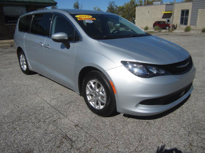 Used 2023 Chrysler Voyager LX FWD image 2
