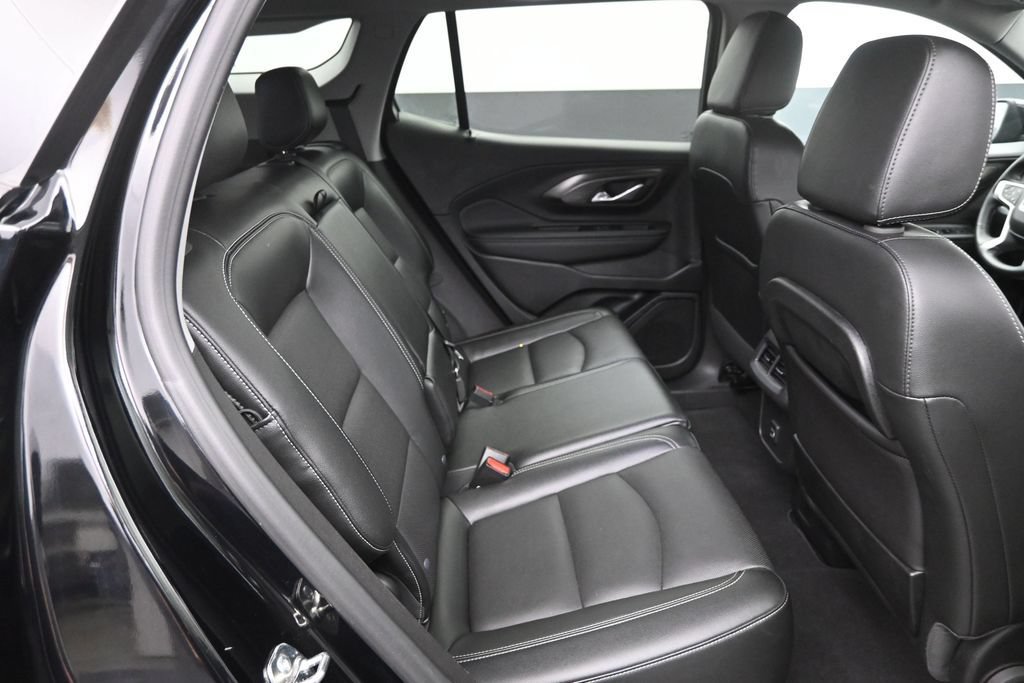 Used 2024 GMC Terrain SLT AWD/4WD image 13