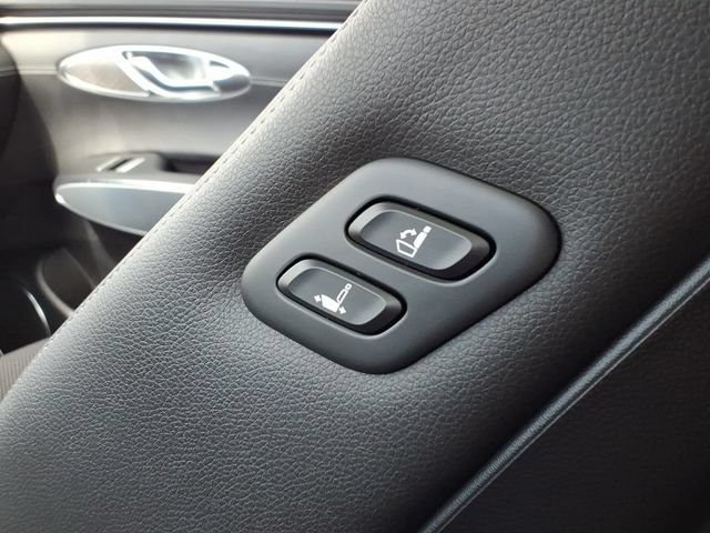 Used 2024 Genesis GV70 2.5T w/ Sport Prestige Package AWD/4WD image 14